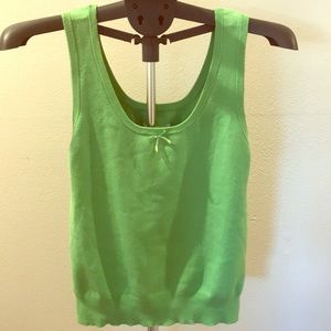 Isaac Mizrahi women’s bright green blouse
